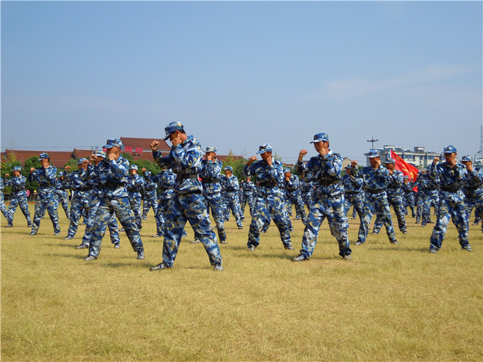 学生表演.jpg 学生表演.jpg