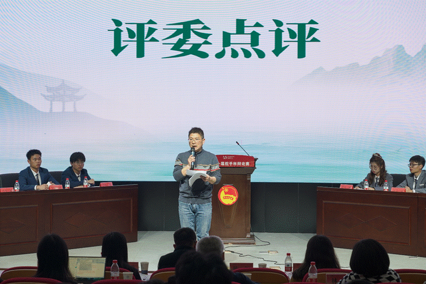图片包含 人, 室内, 桌子, 人们描述已自动生成 图片包含 人, 室内, 桌子, 人们描述已自动生成