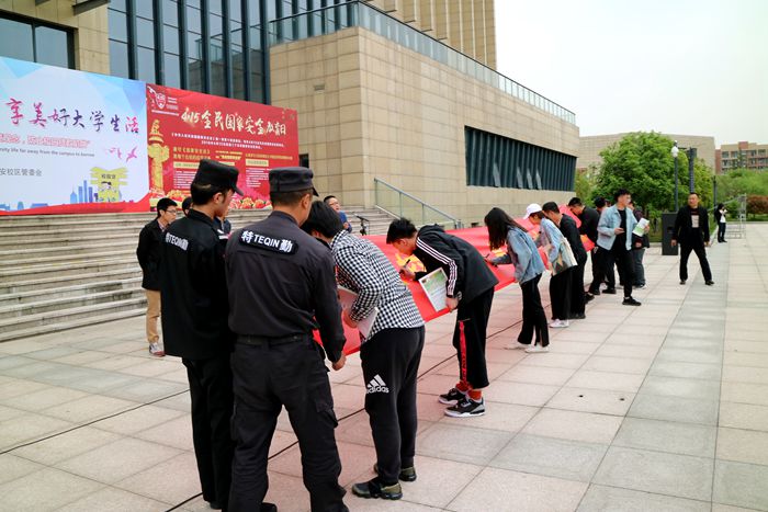 正文700-3.jpg 正文700-3.jpg