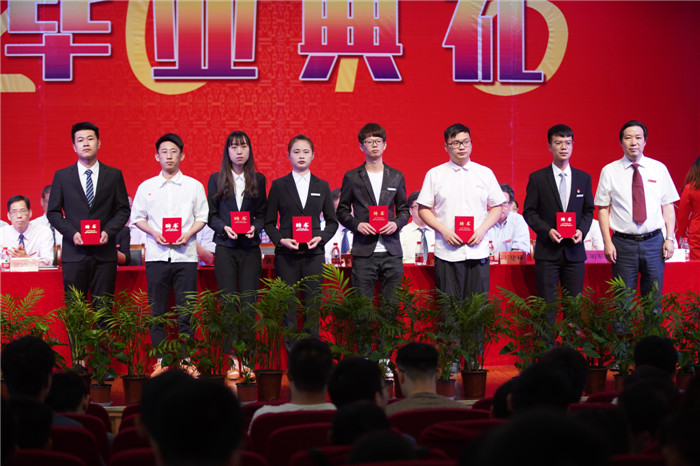 班级联络员.jpg 班级联络员.jpg