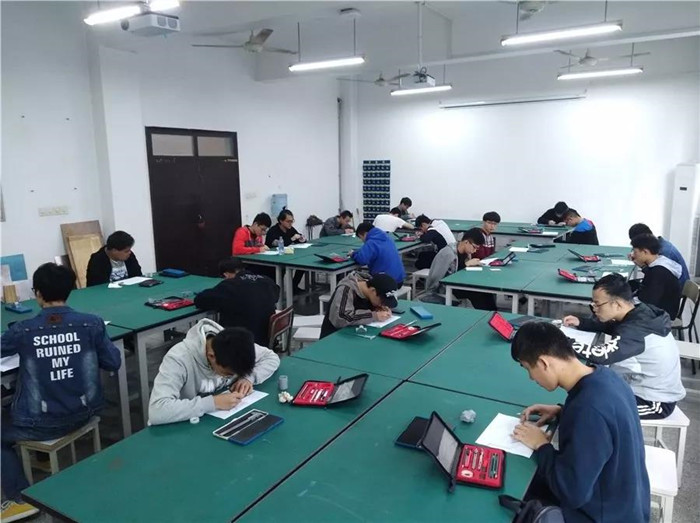 微信图片_20181127104947.jpg 微信图片_20181127104947.jpg