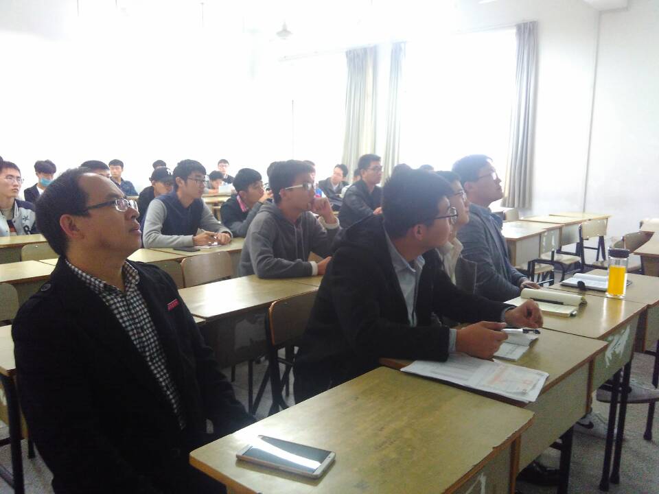 机械创新设计大赛讲座照 (2).jpg
